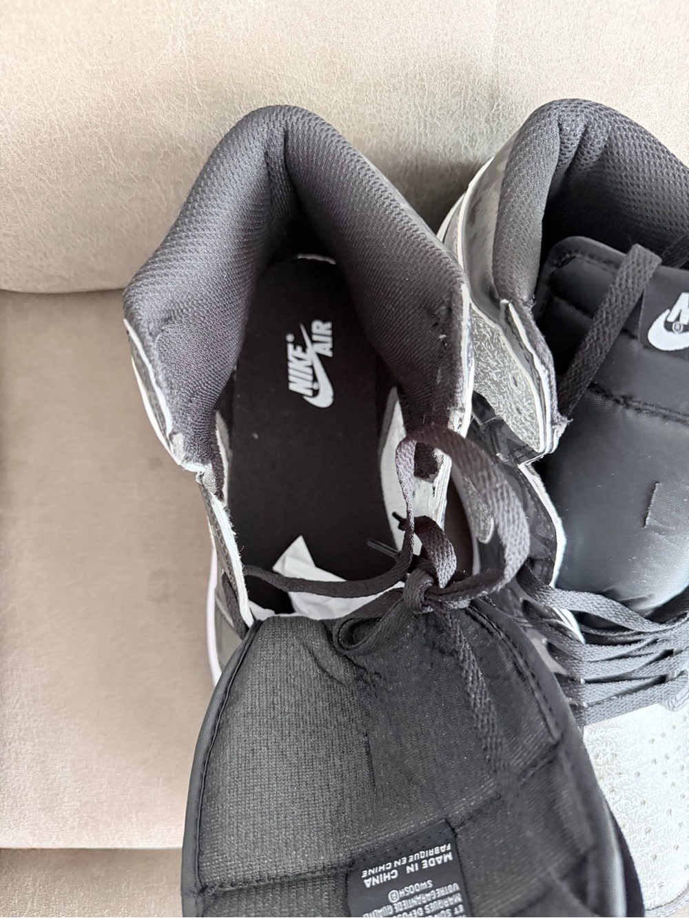 Nike High-Top Sneakers in Black and White Graphic Print - Picture 4 of 5